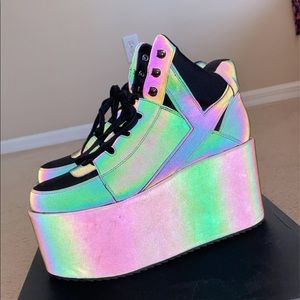 YRU Qozmo Reflective Platform